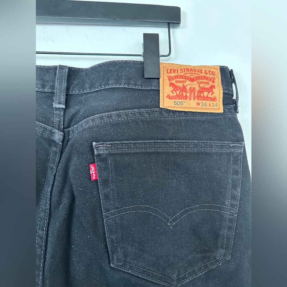 Levi’s black 505 36x34